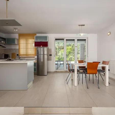 Beautiful In With Wifi Holiday home