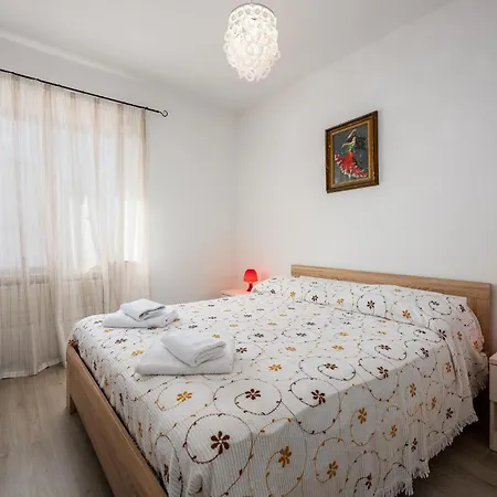 Beautiful In With Wifi Holiday home Porec