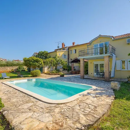 Beautiful In With Wifi Holiday home