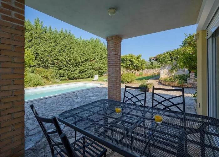 Tatil Evi Beautiful In With Wifi Poreč